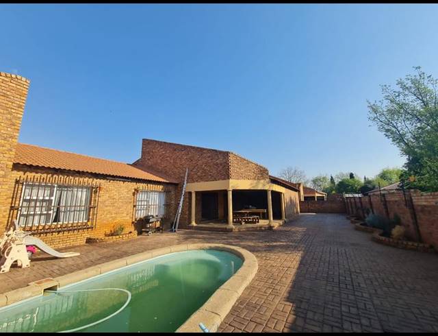 4 BEDROOM PROPERTY TO RENT IN STRUBENVALE